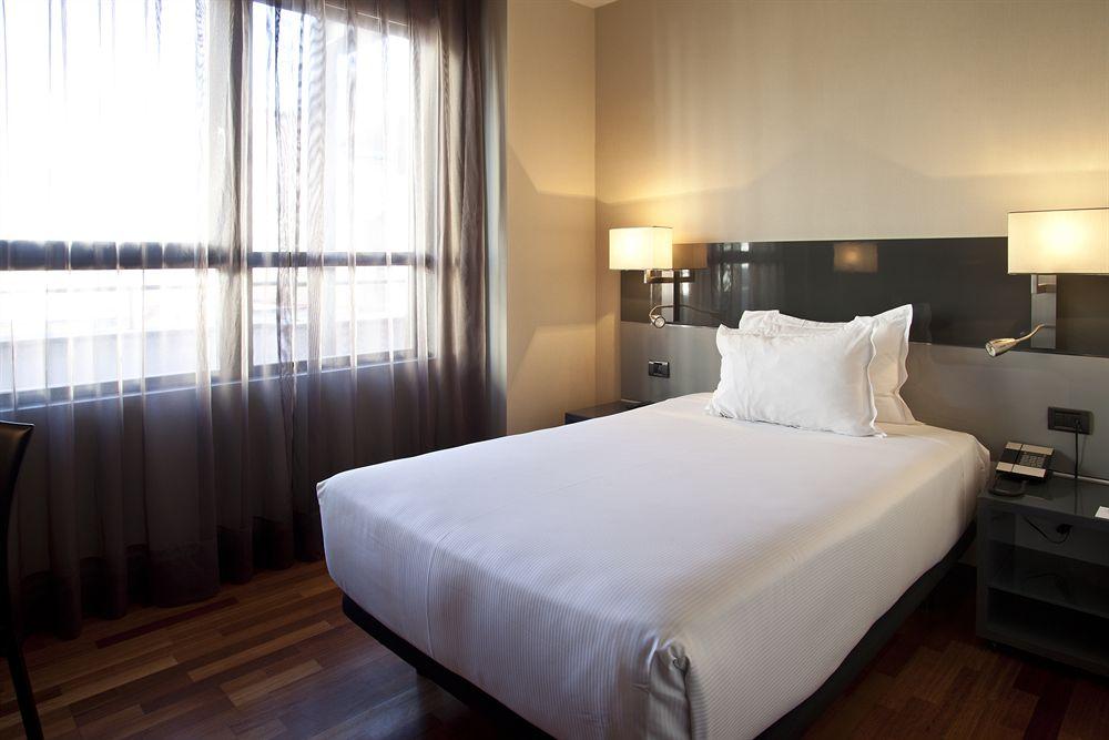 Ac Hotel Avenida De America By Marriott Madrid Eksteriør billede